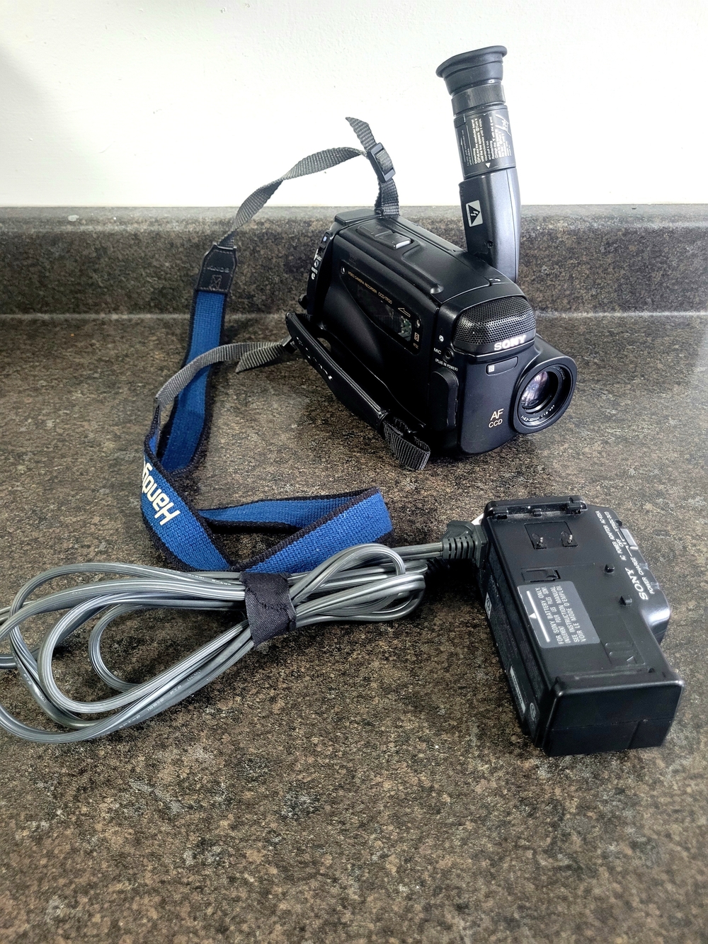 Sony Handycam Video 8 Model CCD-TR30